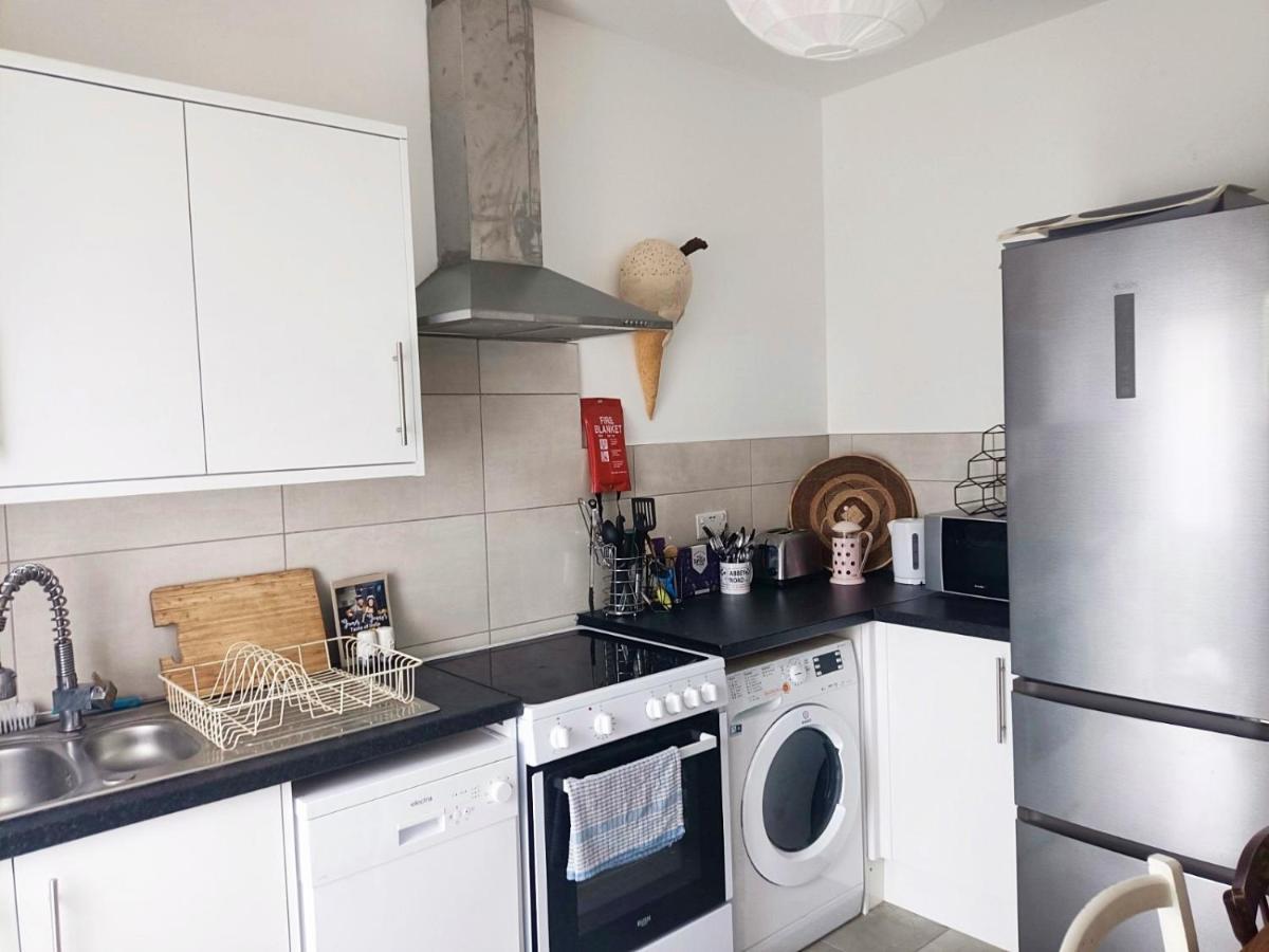 Stylish 2-Bed Flat, Quick Access To London Sights公寓 外观 照片