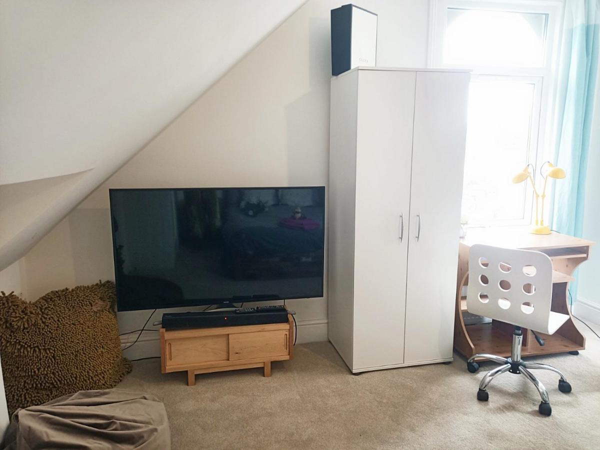 Stylish 2-Bed Flat, Quick Access To London Sights公寓 外观 照片