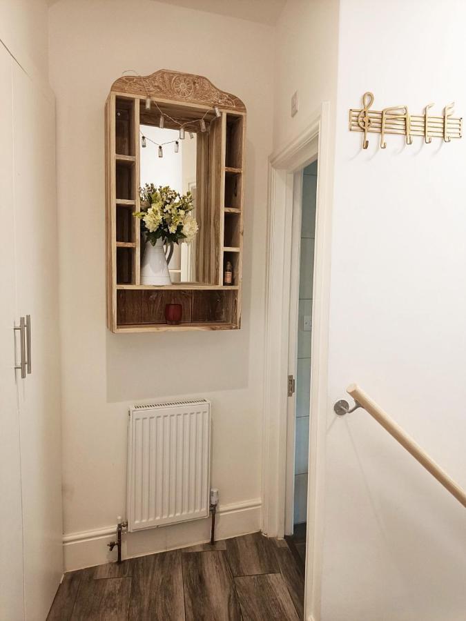 Stylish 2-Bed Flat, Quick Access To London Sights公寓 外观 照片