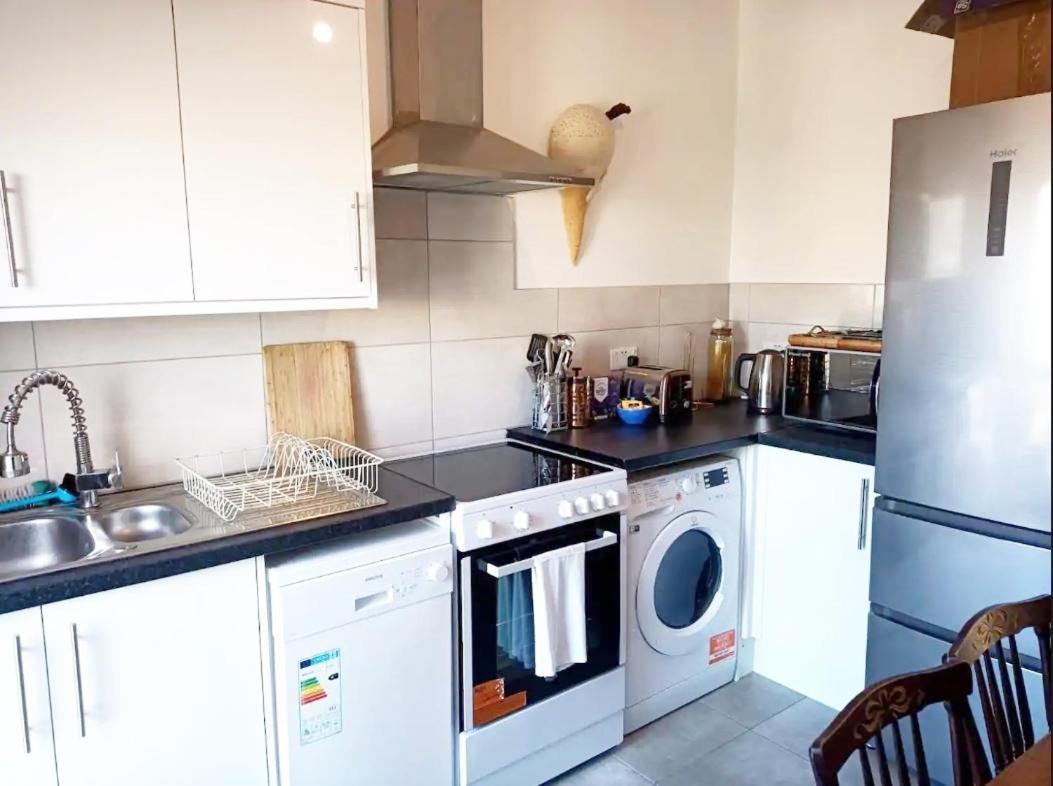 Stylish 2-Bed Flat, Quick Access To London Sights公寓 外观 照片