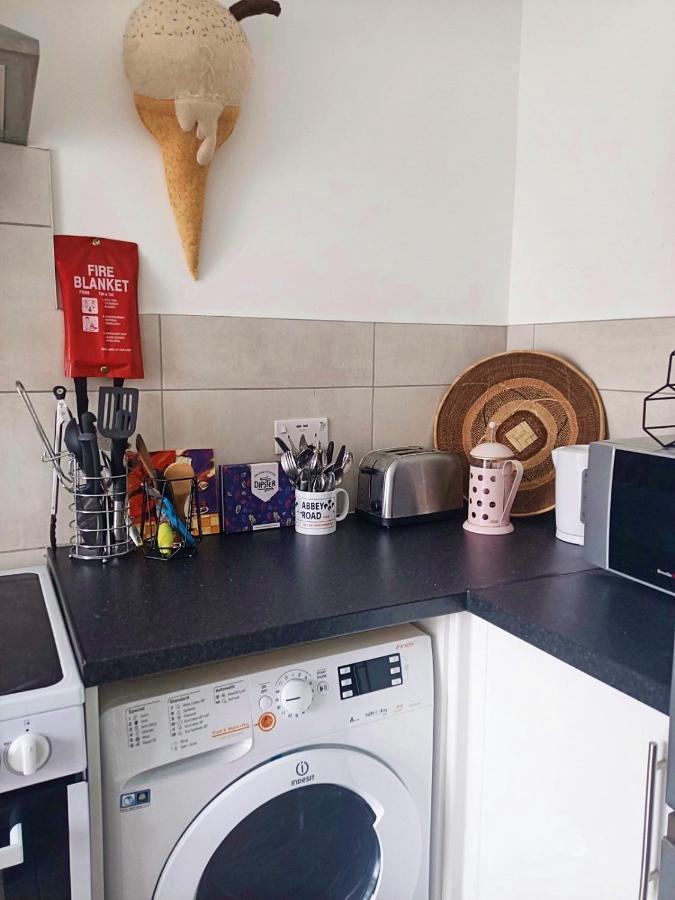 Stylish 2-Bed Flat, Quick Access To London Sights公寓 外观 照片