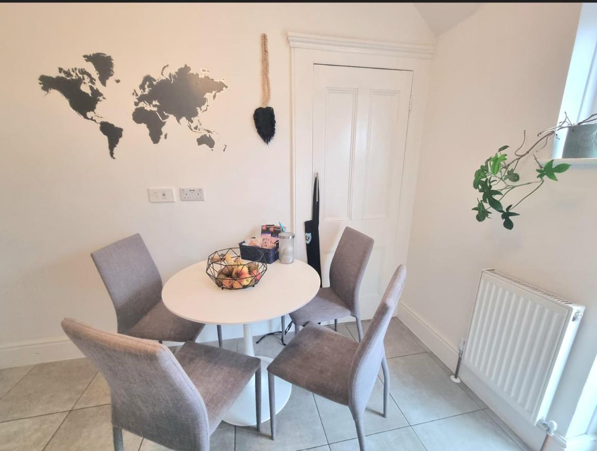 Stylish 2-Bed Flat, Quick Access To London Sights公寓 外观 照片