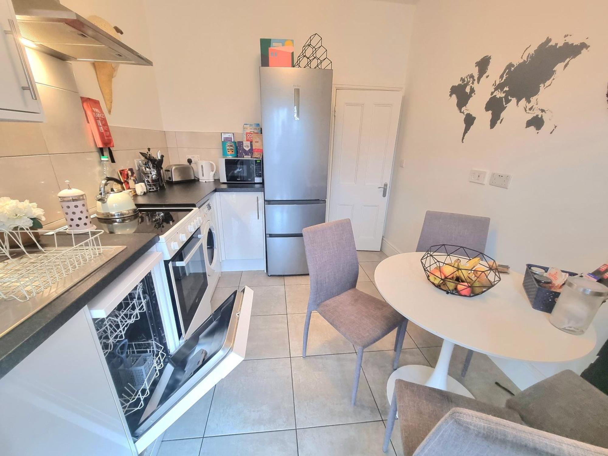 Stylish 2-Bed Flat, Quick Access To London Sights公寓 外观 照片